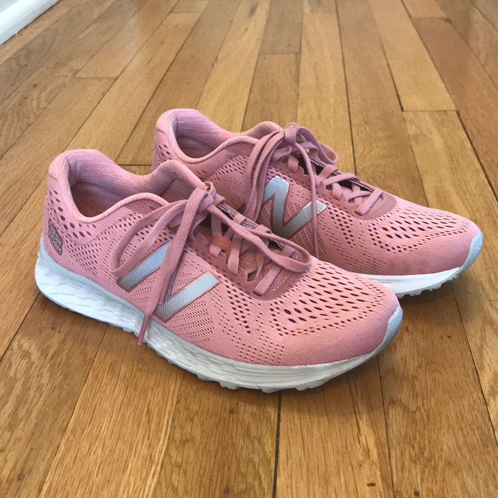 New Balance tennis shoes